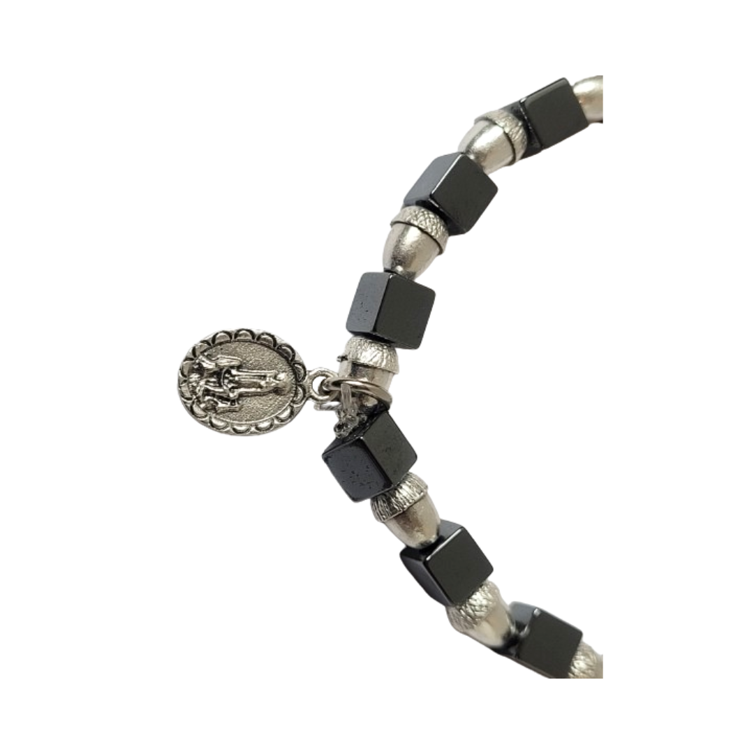 Pulsera de Hematites con Bellotas